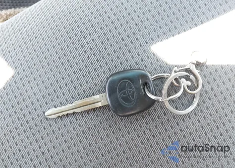 2005 Toyota Sienna Ce/Le z USA, uszkodzony, nr VIN 5TDZA23C45S238606